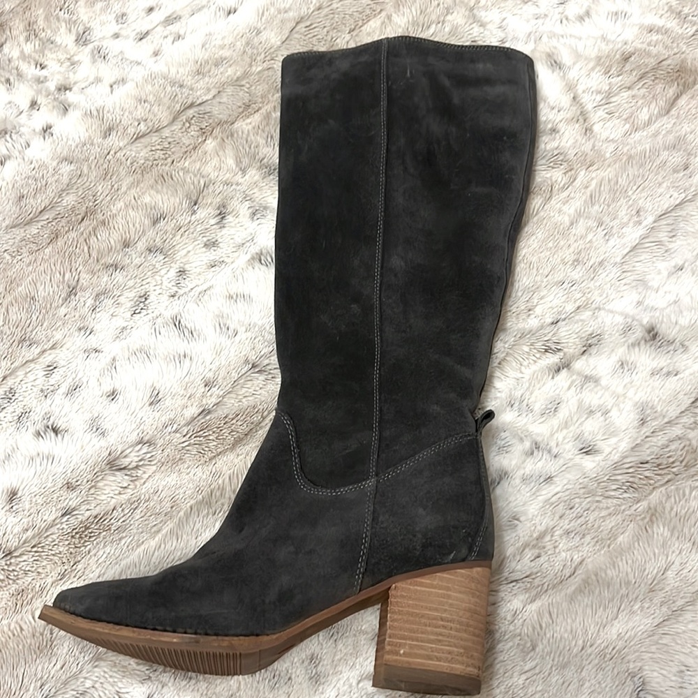 Blondo Nicola waterproof knee high boots.